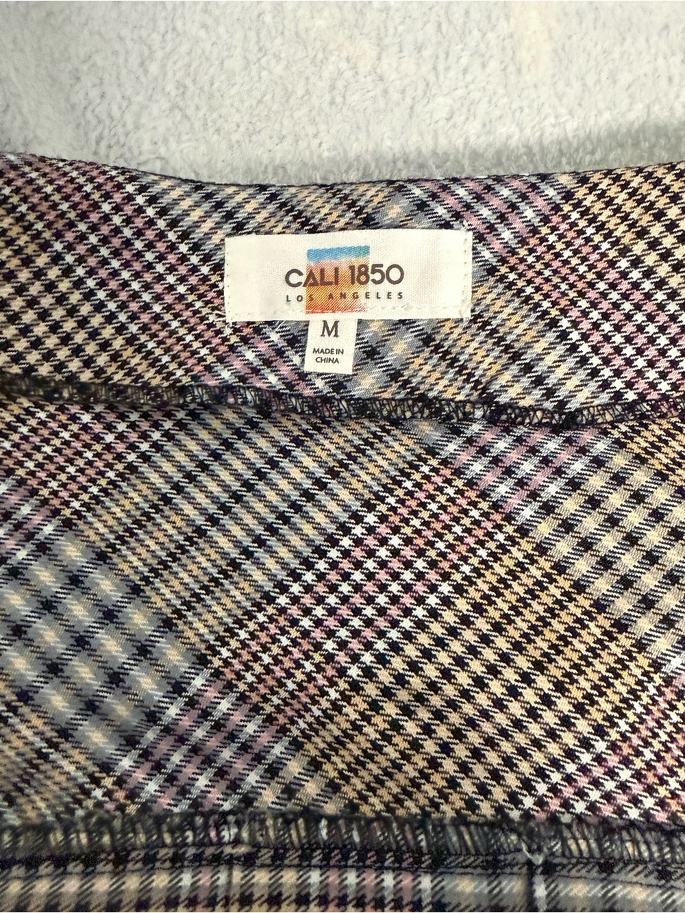 Cali1850 - Pleated Plaid Mini Skirt with Belt, M - Picture 5 of 11